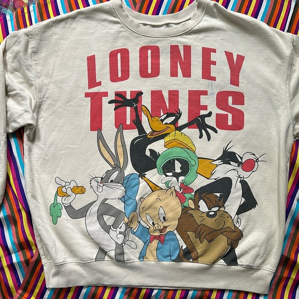 Looney Tunes Cream Long Sleeve/ Crewneck XXL
